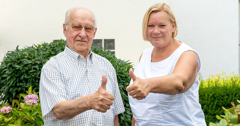 Willy Bode und Elke Volkmann freuen sich auf die Jubilarehrung in Baunatal. (Foto: Martin Sehmisch)