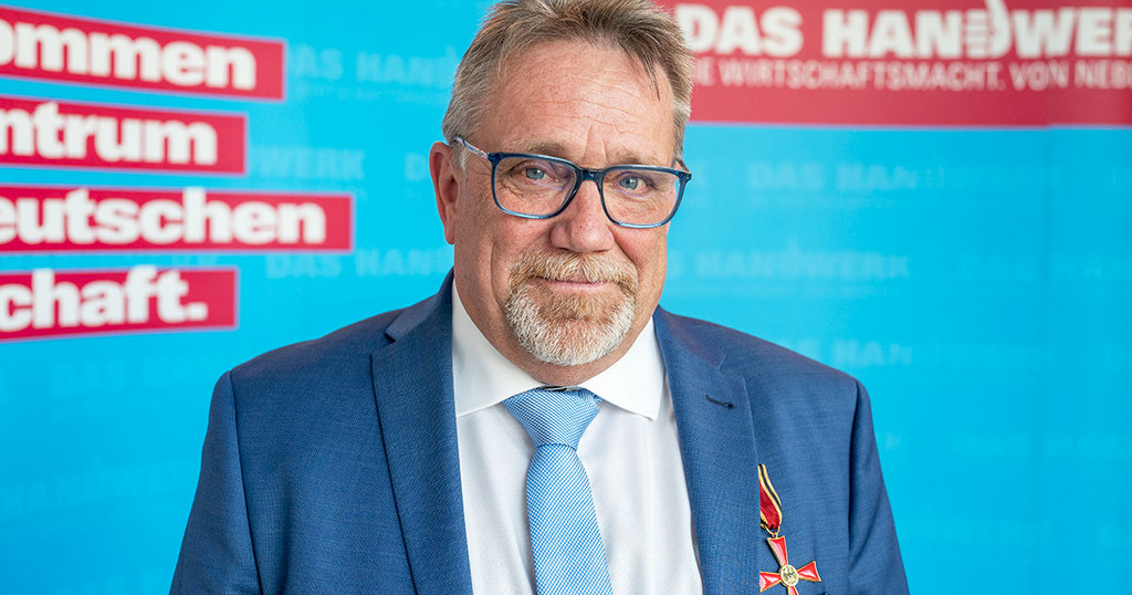 Horst Zahn (64) wurde mit dem Bundesverdienstkreuz und der Hans-Böckler-Medaille geehrt. 