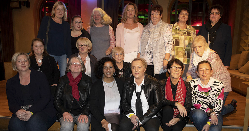 Engagiertes Programm und gemeinsamer Spaß: Die Feier zum 100. Geburtstag des Frauenwahlrechts im Gleis 1 war ein voller Erfolg. (Fotos: Lothar Koch)